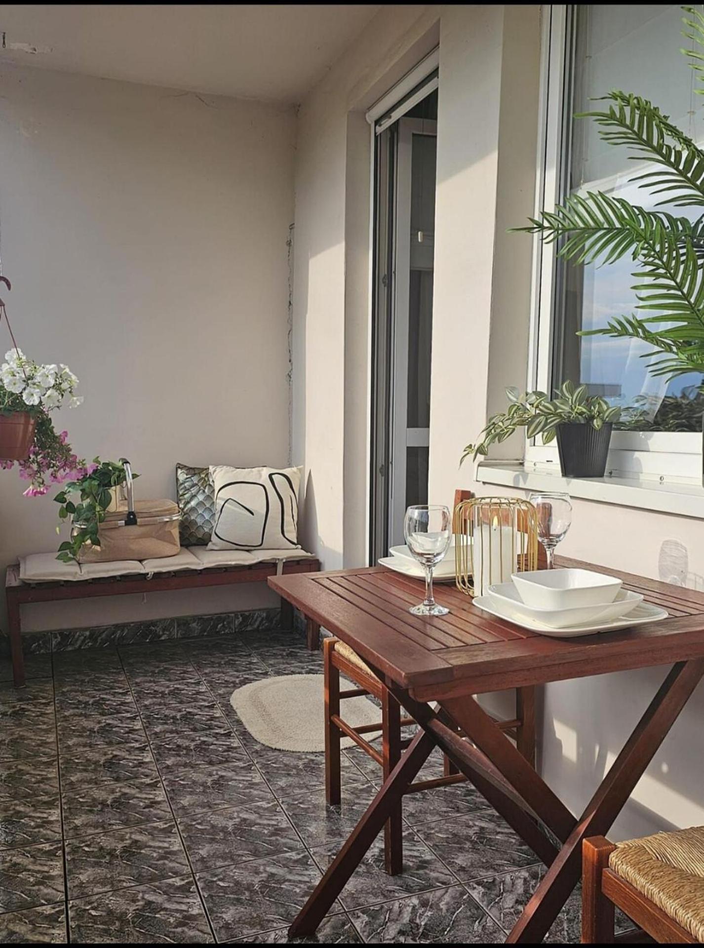 Apartment In Zyrardow 10Min To Suntago Exterior foto